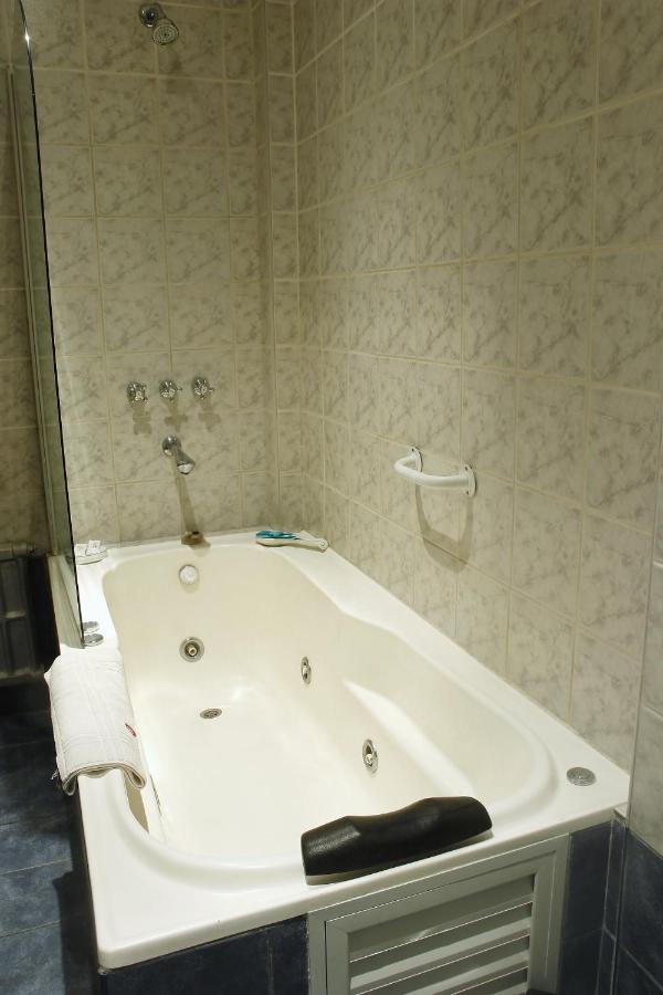 Hl Hotel Cipolletti Luaran gambar